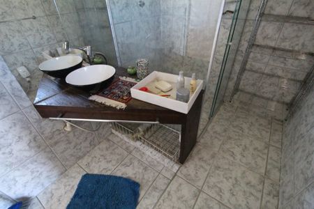 Casa de condomínio para alugar com 160m², 3 quartos e 2 vagasBanheiro da suíte 3