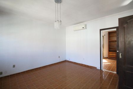 Casa de condomínio para alugar com 160m², 3 quartos e 2 vagasSuíte 3