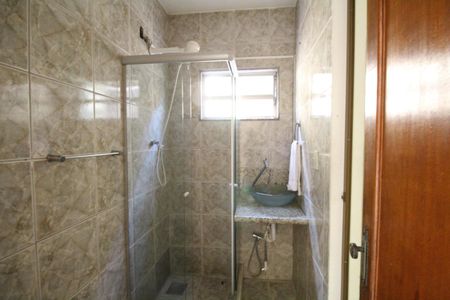 Casa de condomínio para alugar com 160m², 3 quartos e 2 vagasBanheiro da suíte 1