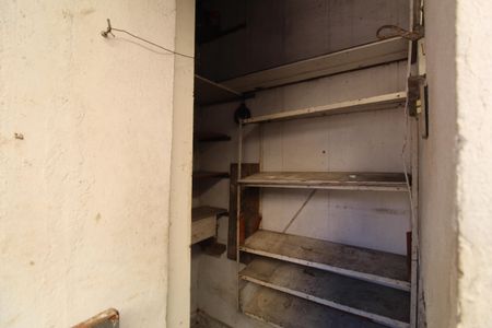 Casa de condomínio para alugar com 160m², 3 quartos e 2 vagasFundos