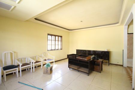 Casa de condomínio para alugar com 160m², 3 quartos e 2 vagasSala