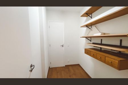 Apartamento à venda com 86m², 3 quartos e 2 vagas Apartamento à venda com 86m², 3 quartos e 2 vagasQuarto de Serviço