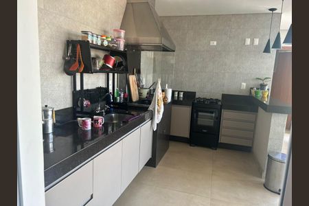 Casa de condomínio à venda com 350m², 4 quartos e 4 vagasCozinha