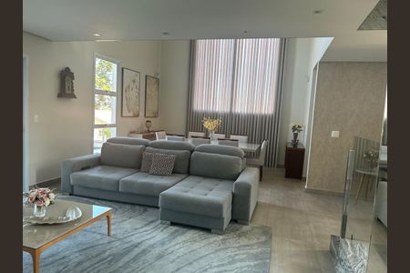 Casa de condomínio à venda com 350m², 4 quartos e 4 vagasSala