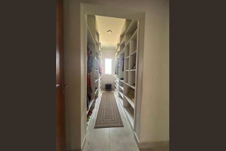 Casa de condomínio à venda com 350m², 4 quartos e 4 vagasQuarto