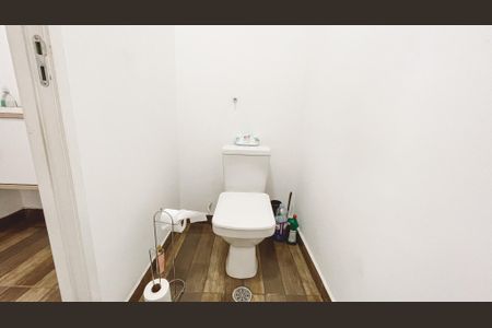 Casa à venda com 260m², 2 quartos e 3 vagasBanheiro