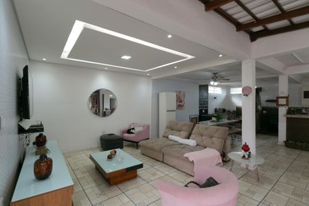 Casa à venda com 318m², 4 quartos e 3 vagas Casa à venda com 318m², 4 quartos e 3 vagasCobertura - Sala/cozinha