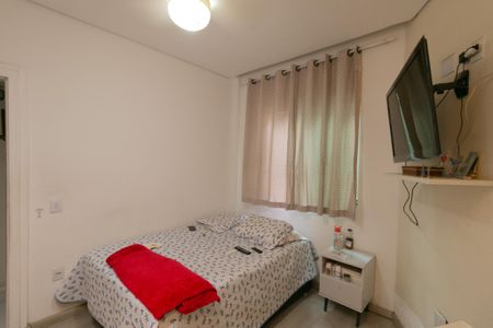 Casa à venda com 318m², 4 quartos e 3 vagas Casa à venda com 318m², 4 quartos e 3 vagasQuarto 4