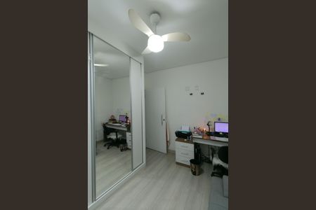 Casa à venda com 318m², 4 quartos e 3 vagas Casa à venda com 318m², 4 quartos e 3 vagasQuarto 3