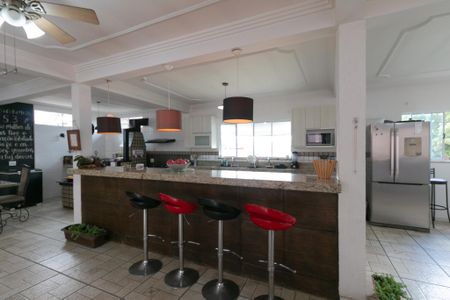 Casa à venda com 318m², 4 quartos e 3 vagas Casa à venda com 318m², 4 quartos e 3 vagasCobertura - Sala/cozinha