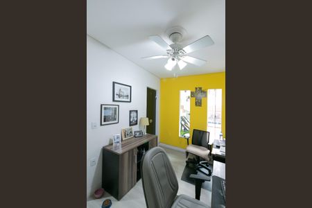 Casa à venda com 318m², 4 quartos e 3 vagas Casa à venda com 318m², 4 quartos e 3 vagasEscritório