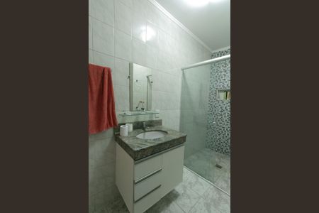 Casa à venda com 318m², 4 quartos e 3 vagas Casa à venda com 318m², 4 quartos e 3 vagasBanheiro de Serviço