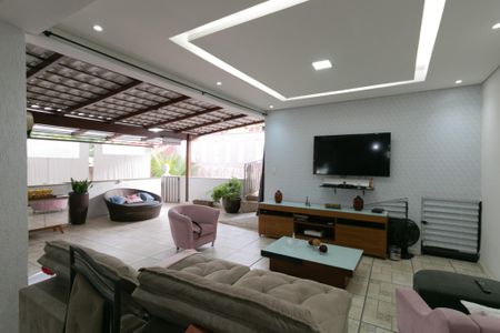 Casa à venda com 318m², 4 quartos e 3 vagas Casa à venda com 318m², 4 quartos e 3 vagasCobertura - Sala/cozinha