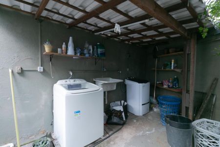 Casa à venda com 318m², 4 quartos e 3 vagas Casa à venda com 318m², 4 quartos e 3 vagasÁrea de Serviço