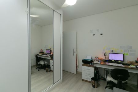 Casa à venda com 318m², 4 quartos e 3 vagas Casa à venda com 318m², 4 quartos e 3 vagasQuarto 3