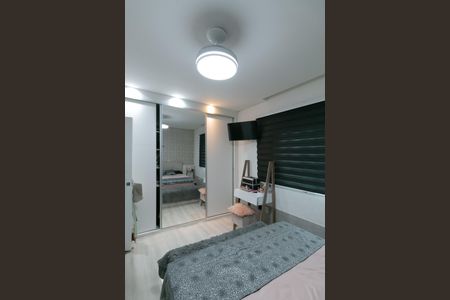 Casa à venda com 318m², 4 quartos e 3 vagas Casa à venda com 318m², 4 quartos e 3 vagasQuarto 2