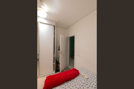 Casa à venda com 318m², 4 quartos e 3 vagas Casa à venda com 318m², 4 quartos e 3 vagasQuarto 4