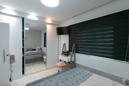 Casa à venda com 318m², 4 quartos e 3 vagas Casa à venda com 318m², 4 quartos e 3 vagasQuarto 2