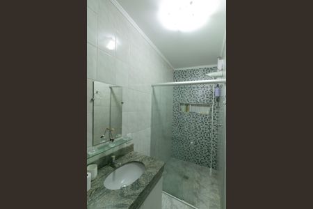 Casa à venda com 318m², 4 quartos e 3 vagas Casa à venda com 318m², 4 quartos e 3 vagasBanheiro de Serviço