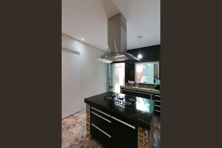 Casa à venda com 318m², 4 quartos e 3 vagas Casa à venda com 318m², 4 quartos e 3 vagasCozinha