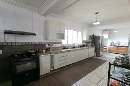 Casa à venda com 318m², 4 quartos e 3 vagas Casa à venda com 318m², 4 quartos e 3 vagasCobertura - Sala/cozinha