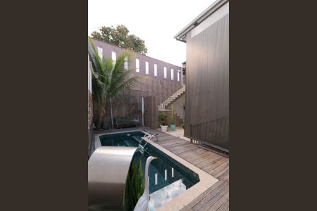 Casa à venda com 318m², 4 quartos e 3 vagas Casa à venda com 318m², 4 quartos e 3 vagasÁrea comum