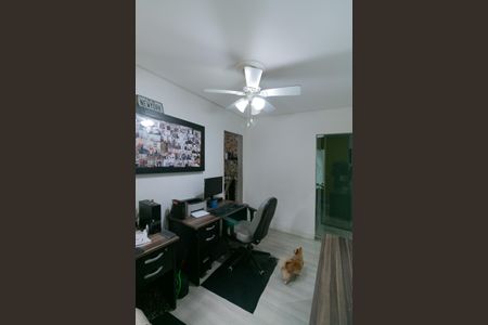 Casa à venda com 318m², 4 quartos e 3 vagas Casa à venda com 318m², 4 quartos e 3 vagasEscritório