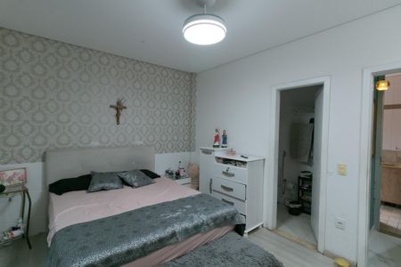 Casa à venda com 318m², 4 quartos e 3 vagas Casa à venda com 318m², 4 quartos e 3 vagasQuarto 2