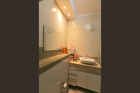 Casa à venda com 318m², 4 quartos e 3 vagas Casa à venda com 318m², 4 quartos e 3 vagasBanheiro 2