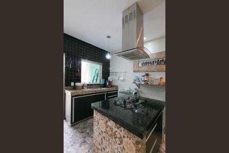 Casa à venda com 318m², 4 quartos e 3 vagas Casa à venda com 318m², 4 quartos e 3 vagasCozinha