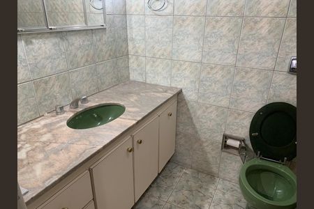 Casa à venda com 160m², 4 quartos e 4 vagas