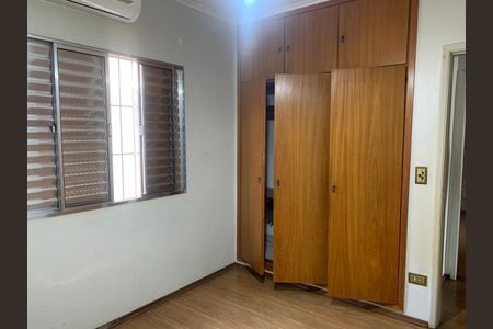 Casa à venda com 160m², 4 quartos e 4 vagas