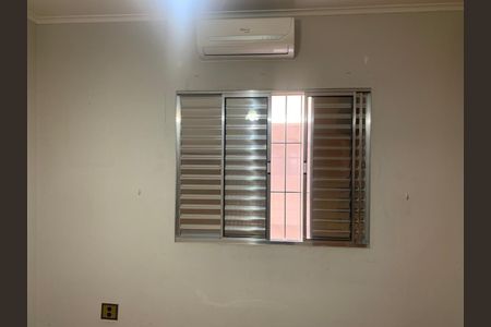 Casa à venda com 160m², 4 quartos e 4 vagas