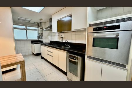Apartamento à venda com 148m², 3 quartos e 2 vagas