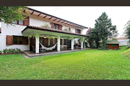 Casa à venda com 358m², 4 quartos e 4 vagas