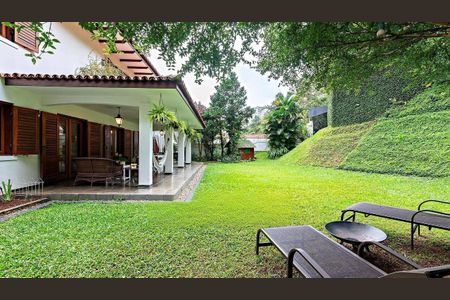 Casa à venda com 358m², 4 quartos e 4 vagas