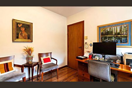 Casa à venda com 358m², 4 quartos e 4 vagas
