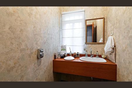 Casa à venda com 358m², 4 quartos e 4 vagas