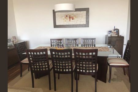 Apartamento à venda com 204m², 4 quartos e 2 vagas