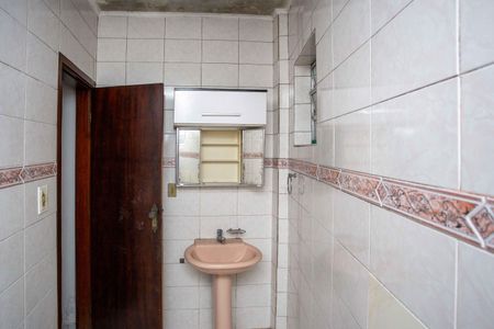 Casa à venda com 304m², 3 quartos e 4 vagasBanheiro Casa 2