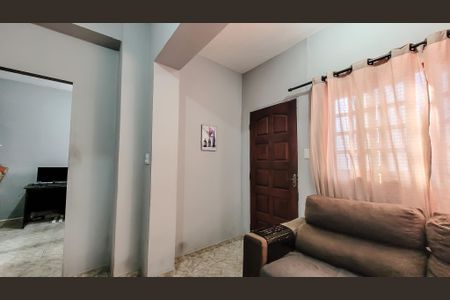 Casa à venda com 90m², 4 quartos e 2 vagasSala