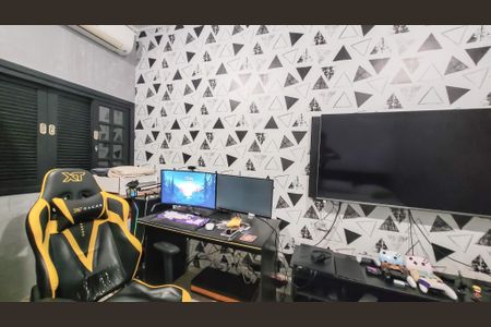 Casa à venda com 90m², 4 quartos e 2 vagasQuarto 4