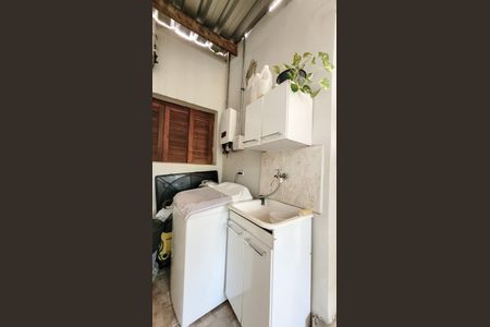 Casa à venda com 90m², 4 quartos e 2 vagasLavanderia