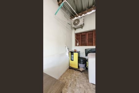 Casa à venda com 90m², 4 quartos e 2 vagasLavanderia