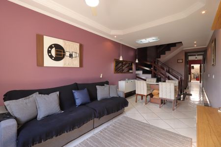 Casa à venda com 150m², 3 quartos e 3 vagasSala