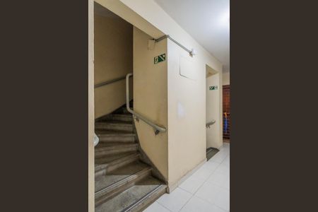 Apartamento à venda com 67m², 2 quartos e sem vaga Apartamento à venda com 67m², 2 quartos e sem vagaEscadas