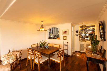 Apartamento para alugar com 119m², 2 quartos e 2 vagasSala