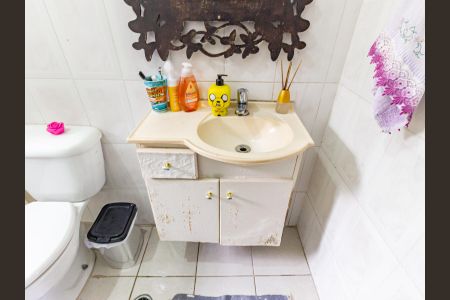 Casa à venda com 120m², 3 quartos e 1 vaga Casa à venda com 120m², 3 quartos e 1 vagaBanheiro