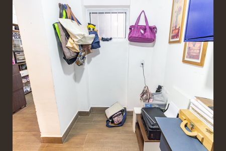 Casa à venda com 120m², 3 quartos e 1 vaga Casa à venda com 120m², 3 quartos e 1 vagaEscritório