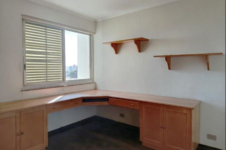 Apartamento à venda com 338m², 4 quartos e 3 vagas Apartamento à venda com 338m², 4 quartos e 3 vagasQuarto 2